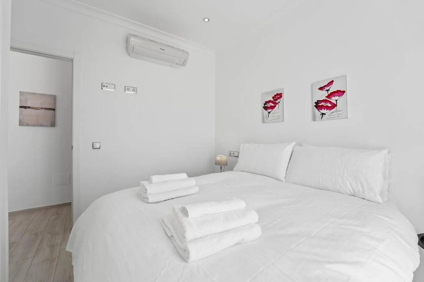 Modern Retreat In The Heart Of Mijas Puebloアパートメント アパート