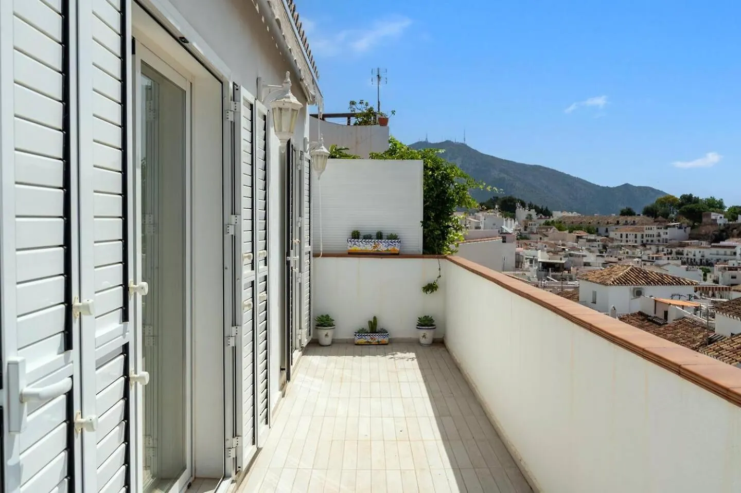 アパート Modern Retreat In The Heart Of Mijas Puebloアパートメント スペイン
